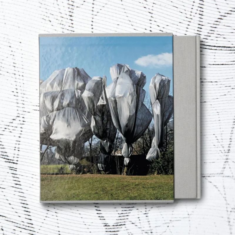 This limited Art Edition, including a print and fabric swatch, details the project of Christo and Jeanne-Claude from inception to completion.