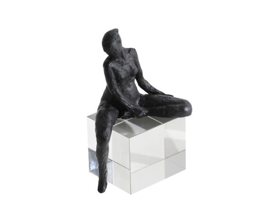 Arthur Scuplture - Clear & Black